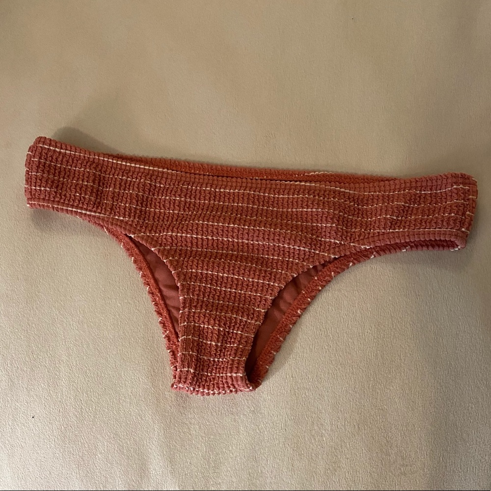 Textured Billabong bikini bottom